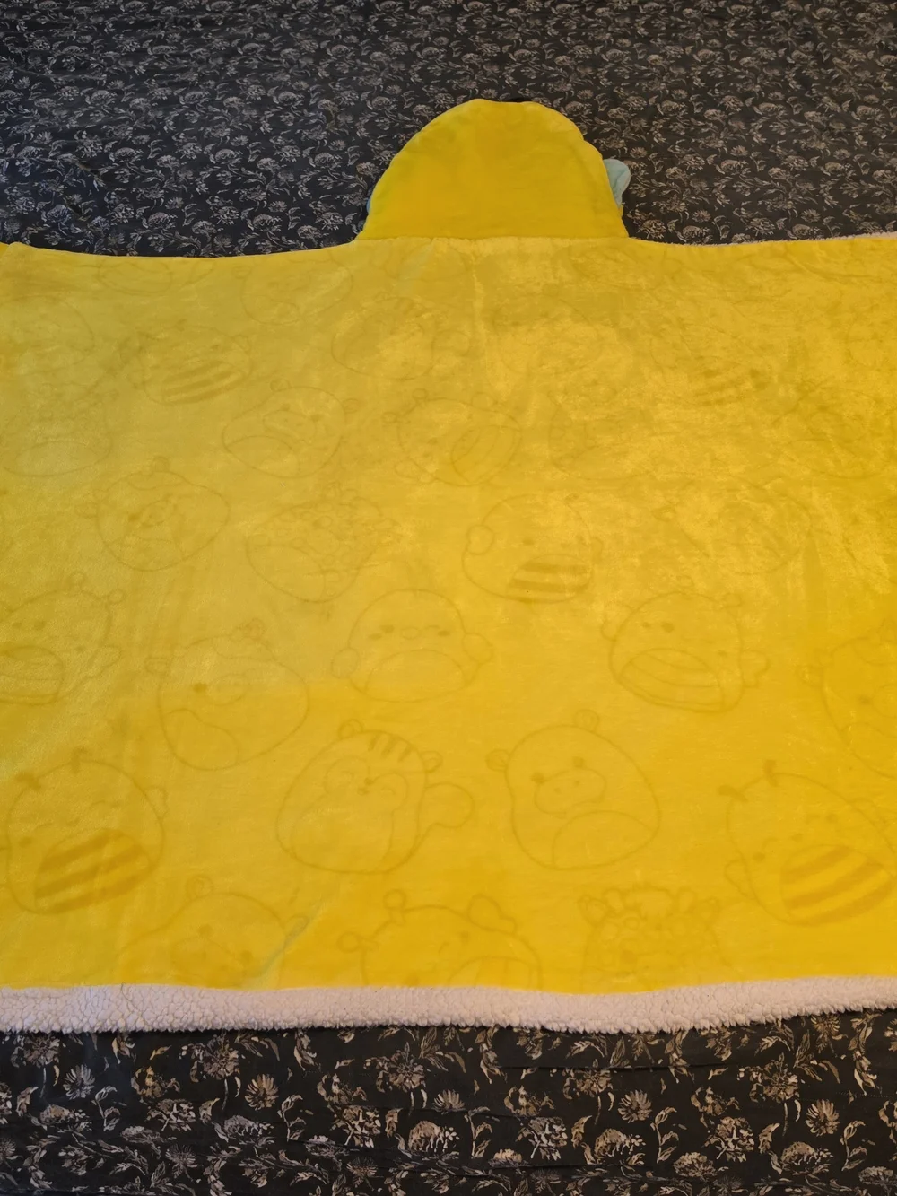 Squishmallows Original Sunny Yellow Hooded Kids Blanket